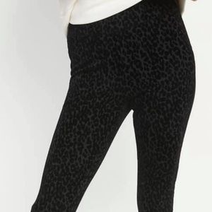 High waisted Old Navy Stevie leopard print pants | small